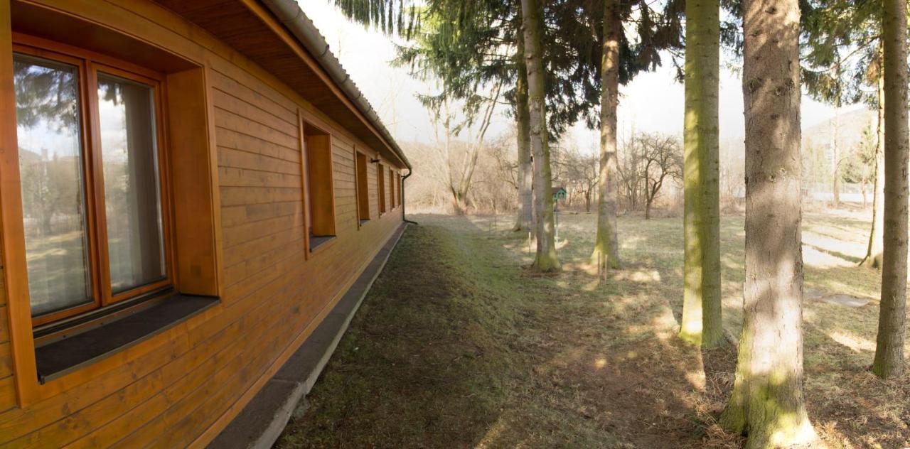 Turisticka Ubytovna Forgac Árvaváralja Kültér fotó